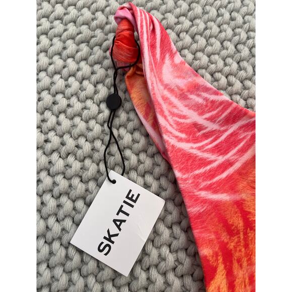 Skatie• ‘Suzanne’ Bikini Bottoms in MAKAHA - Picture 6 of 12